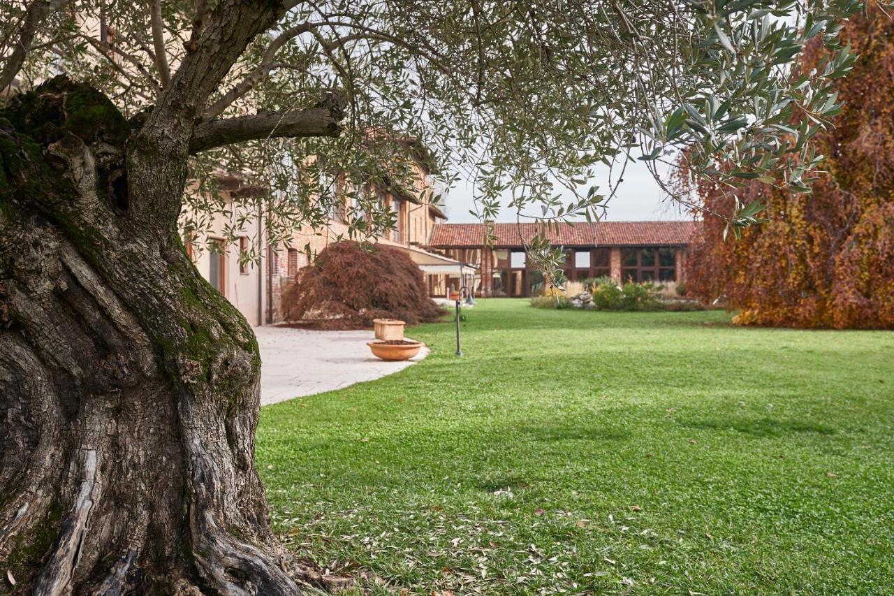 Отель Relais Cascina Era Сандильяно Экстерьер фото