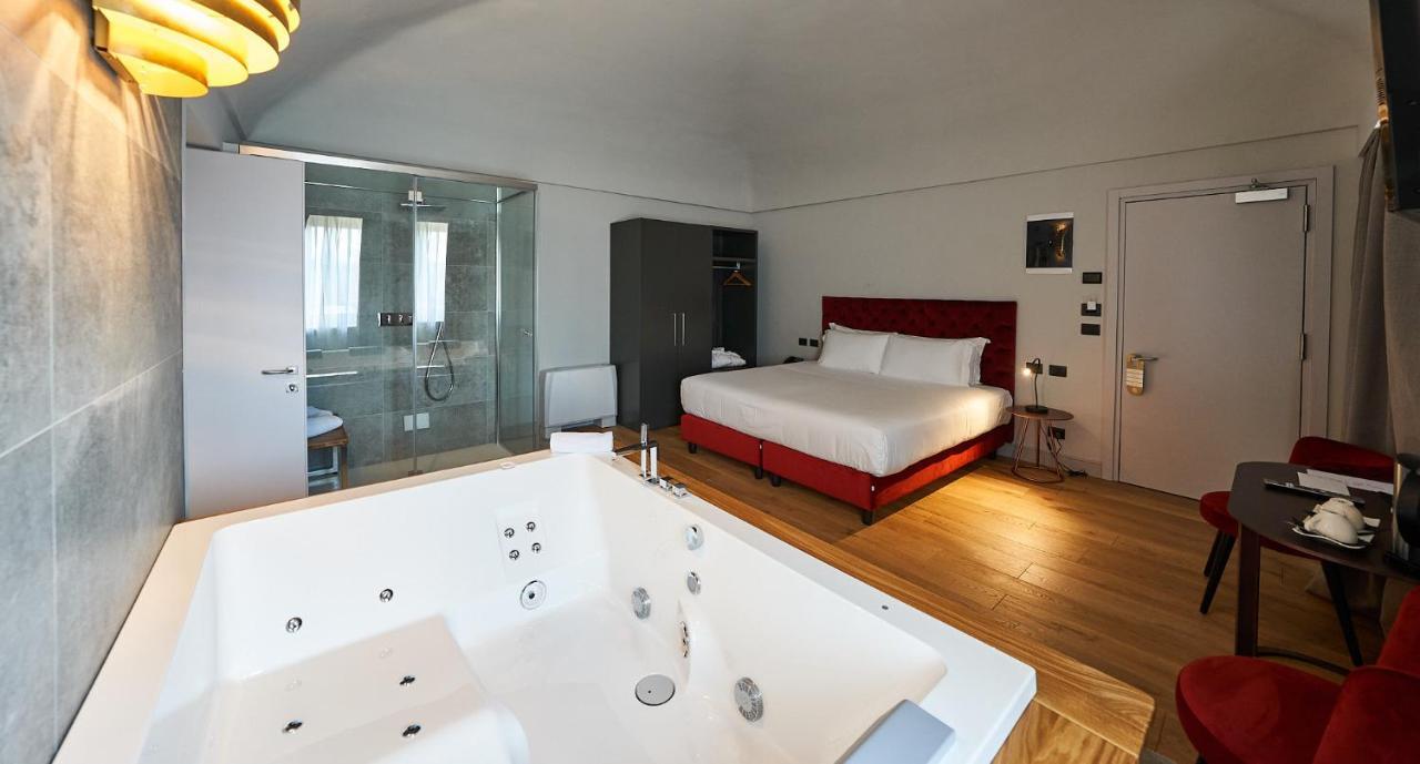 Отель Relais Cascina Era Сандильяно Экстерьер фото