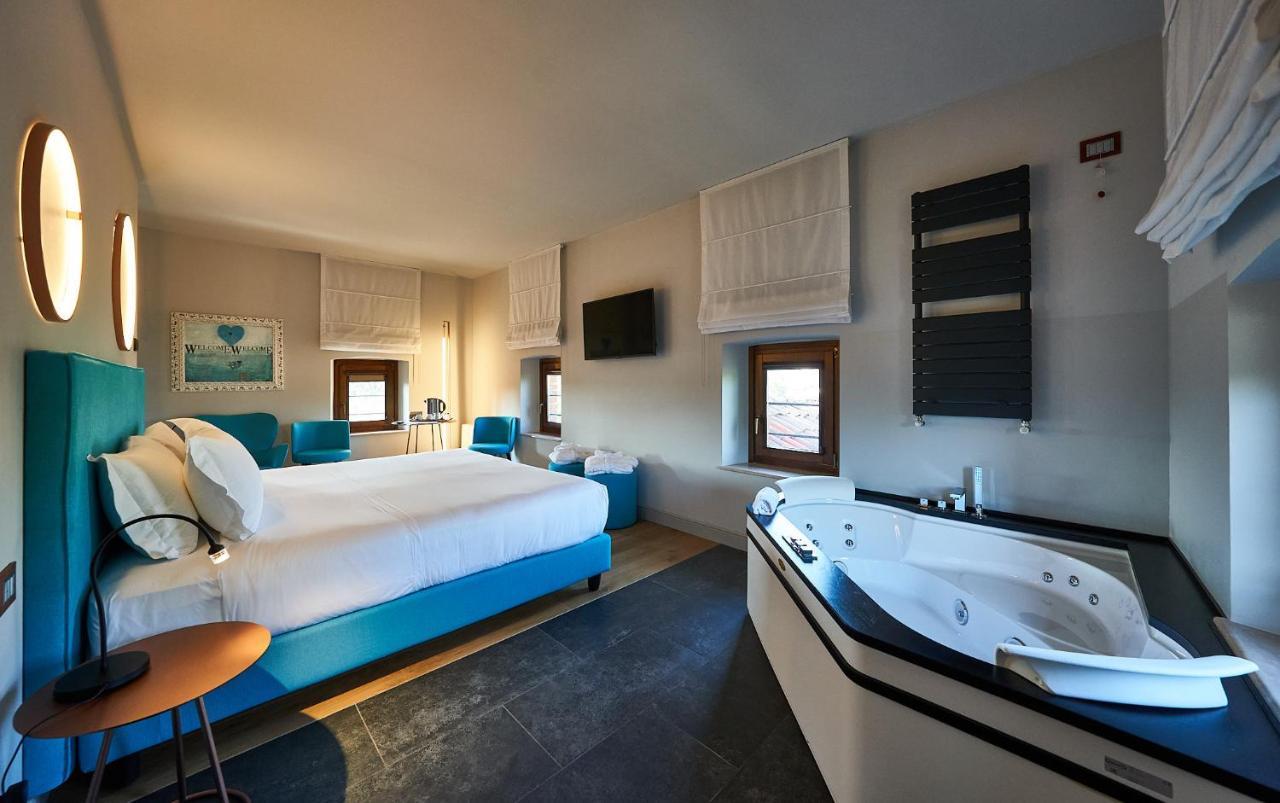 Отель Relais Cascina Era Сандильяно Экстерьер фото